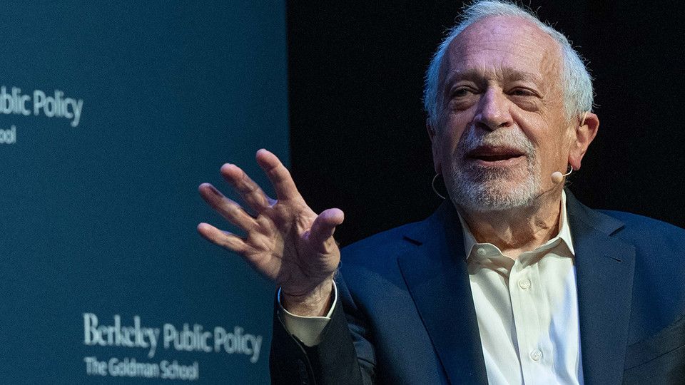 Photo of Robert Reich speaking